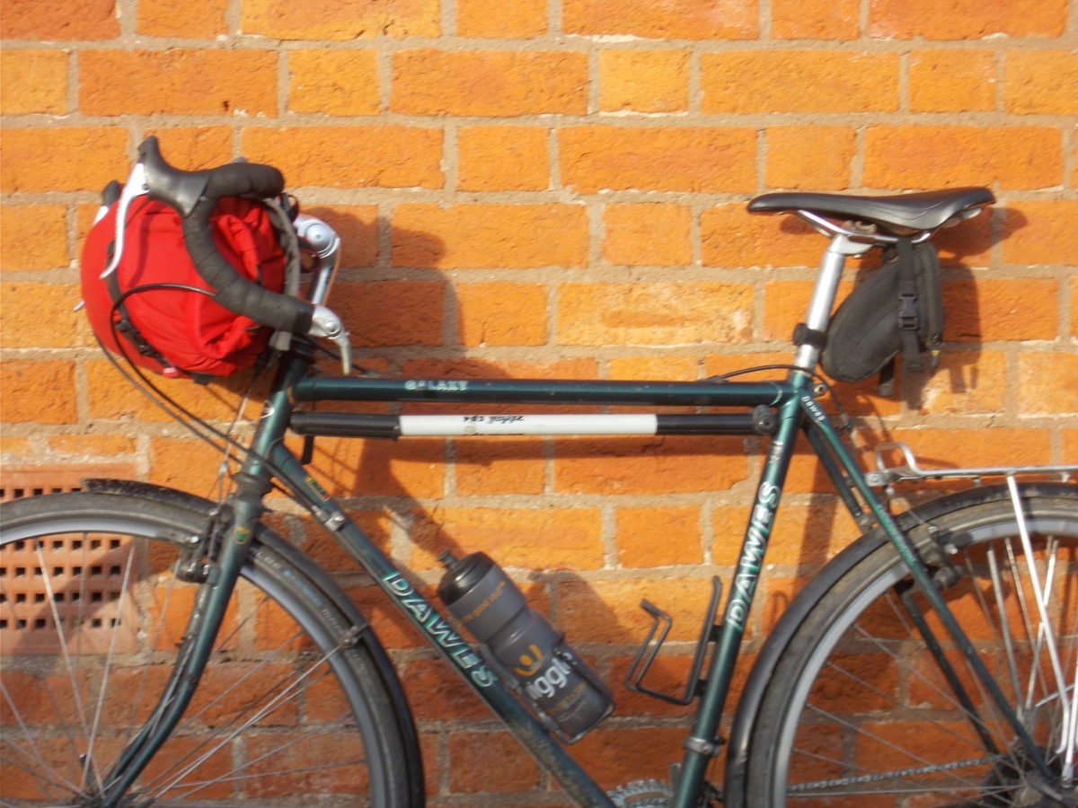 Alpkit Airlok Dual handlebar bag a quick review Ride the Bike